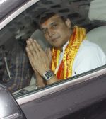 Jimmy Shergill snapped at Siddhivinayak temple on 20th Sept 2015,1